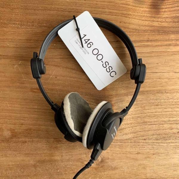 Former Brussels Airlines Sennheiser HD46 aviation headphone overview.