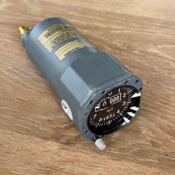 Thales altimeter 64141-580-1 from an Airbus A320 for sale.