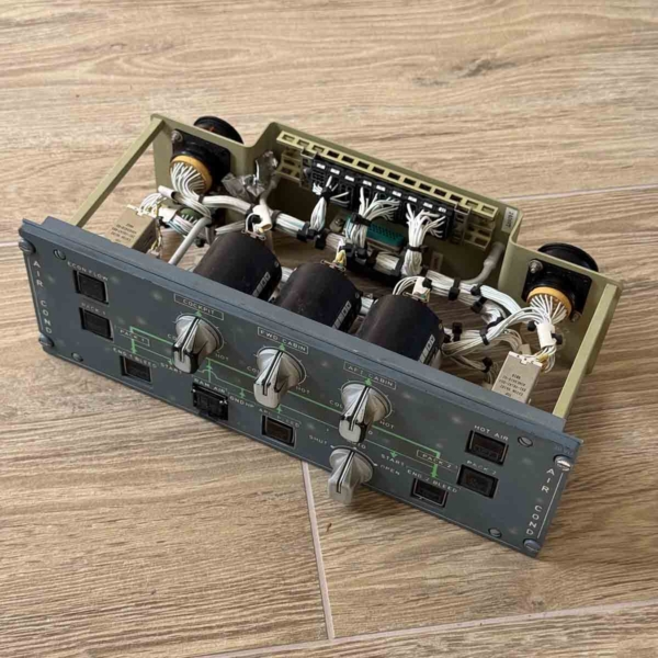 Airbus A320 air conditioning control panel 30VU for sale