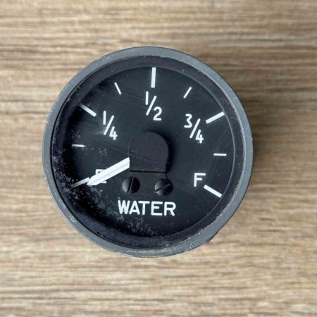 Airbus A320 family aircraft water quantity indicator VT442-2 for sale.